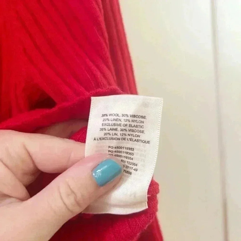 Aritzia Babaton red cropped‎ sweater small - Picture 4 of 5